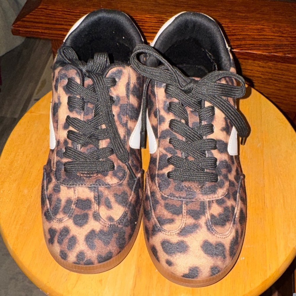 DV Quantum sneakers